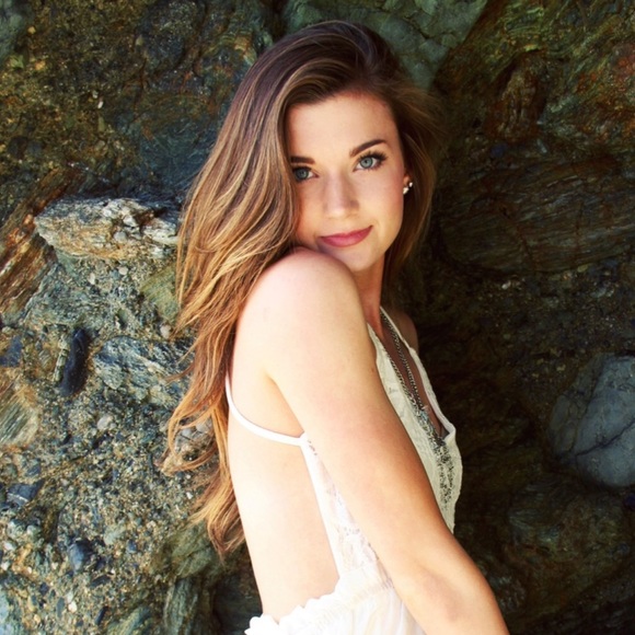 Meet your Posher, Lauren - Picture 1 of 1